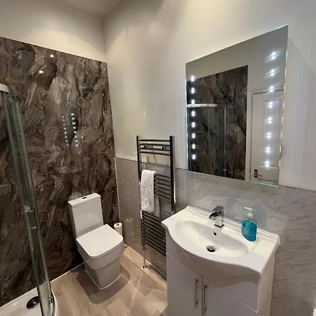 Views Over Harrogate - 2Bed Jade Suite & Parking Exterior photo