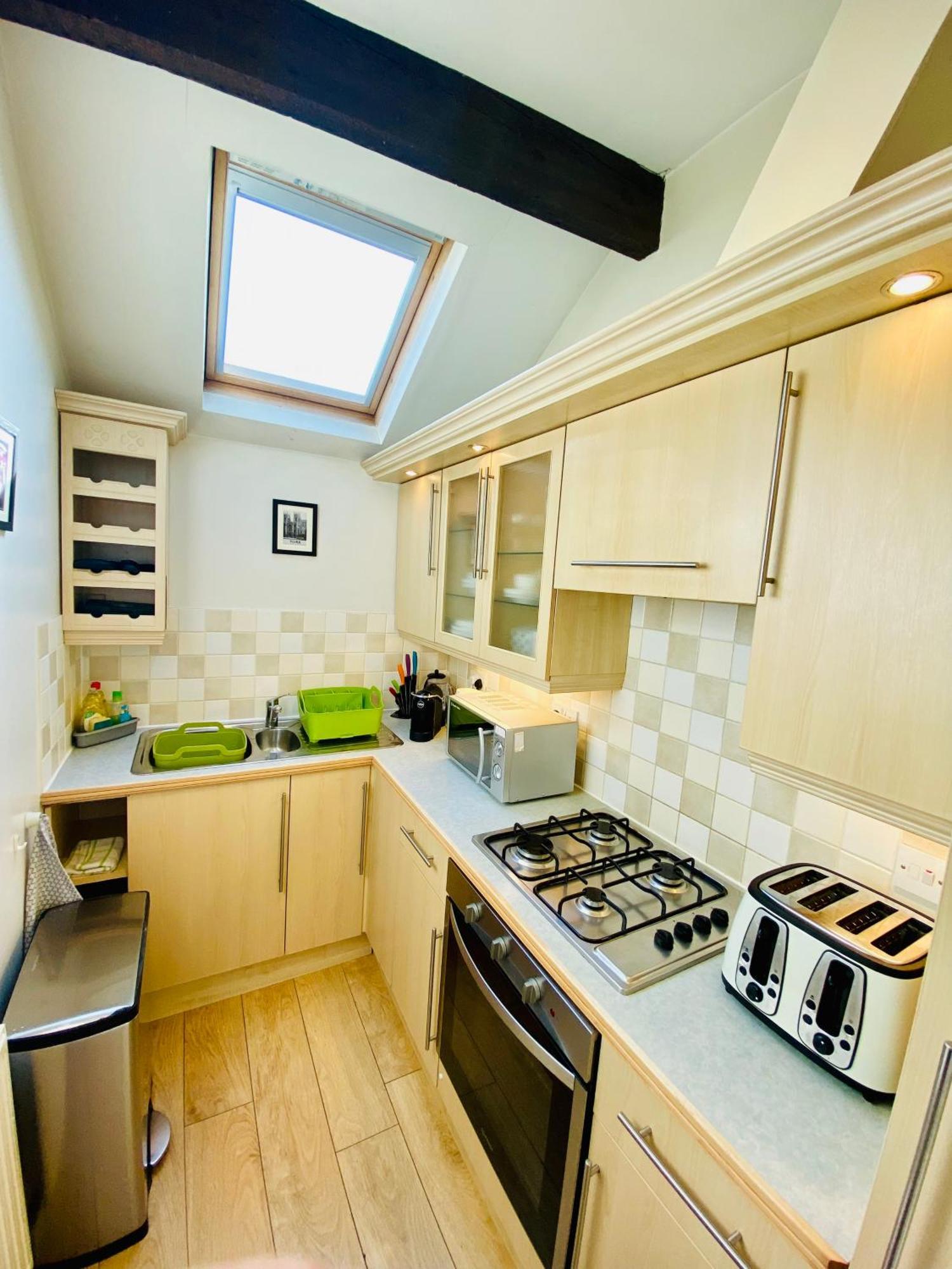 Views Over - 2bed Jade & Parking Apartment