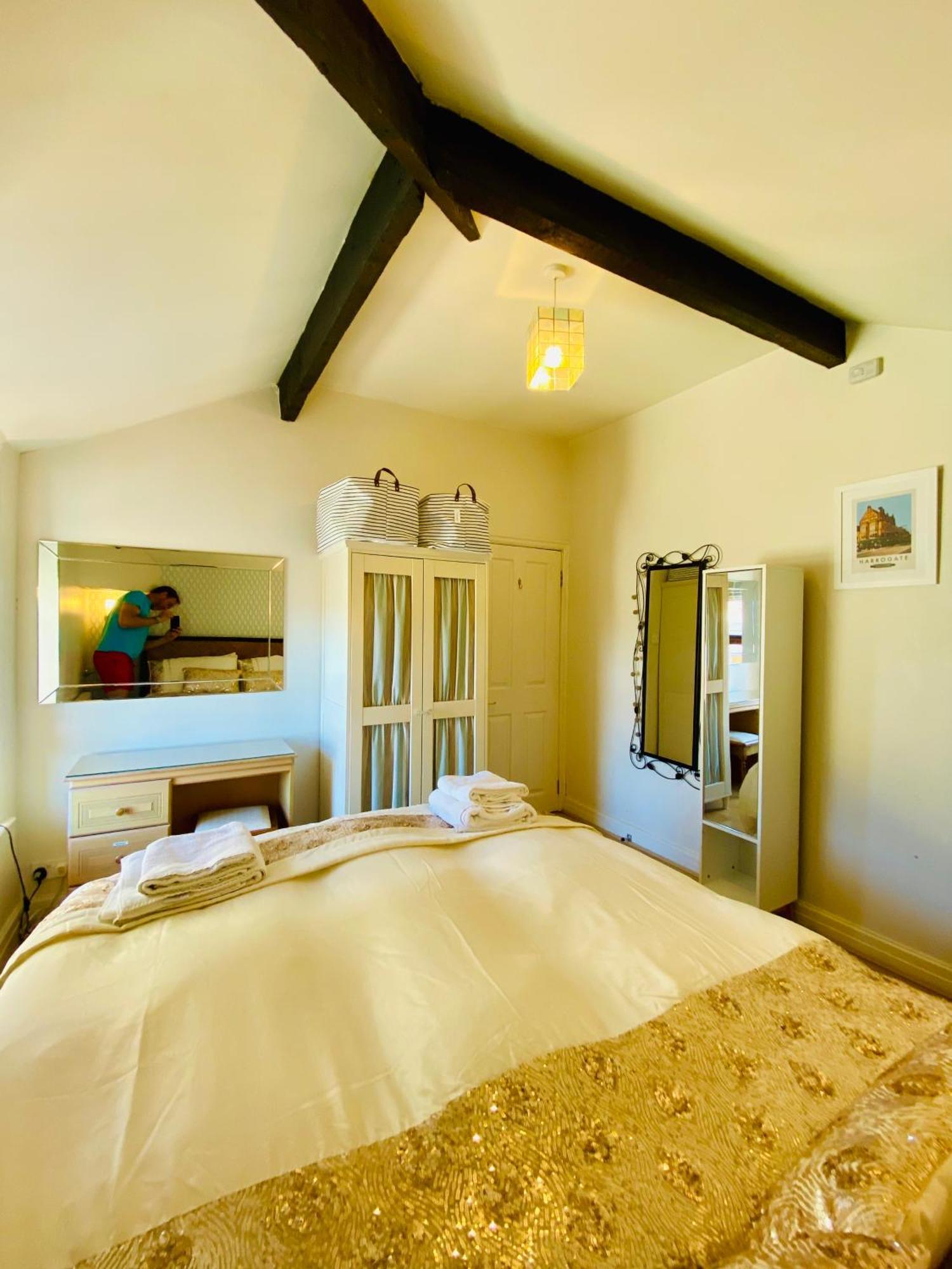 Views Over - 2bed Jade & Parking *