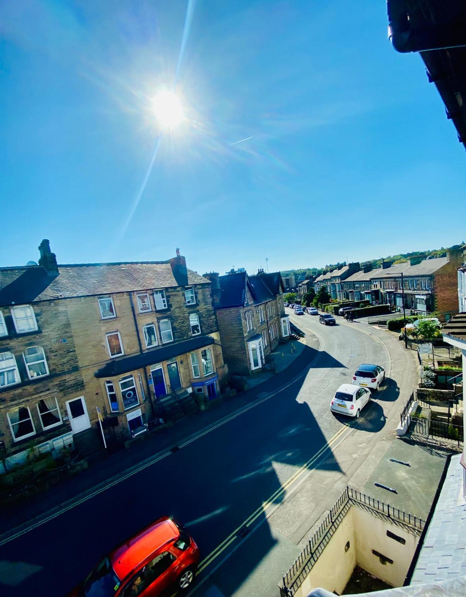 Views Over - 2bed Jade & Parking * Harrogate