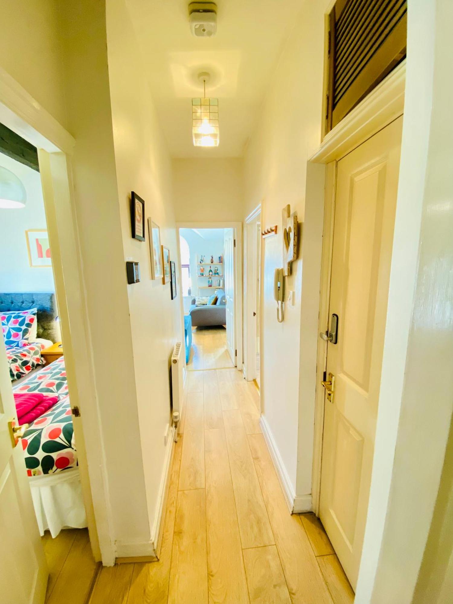 Views Over - 2bed Jade & Parking *