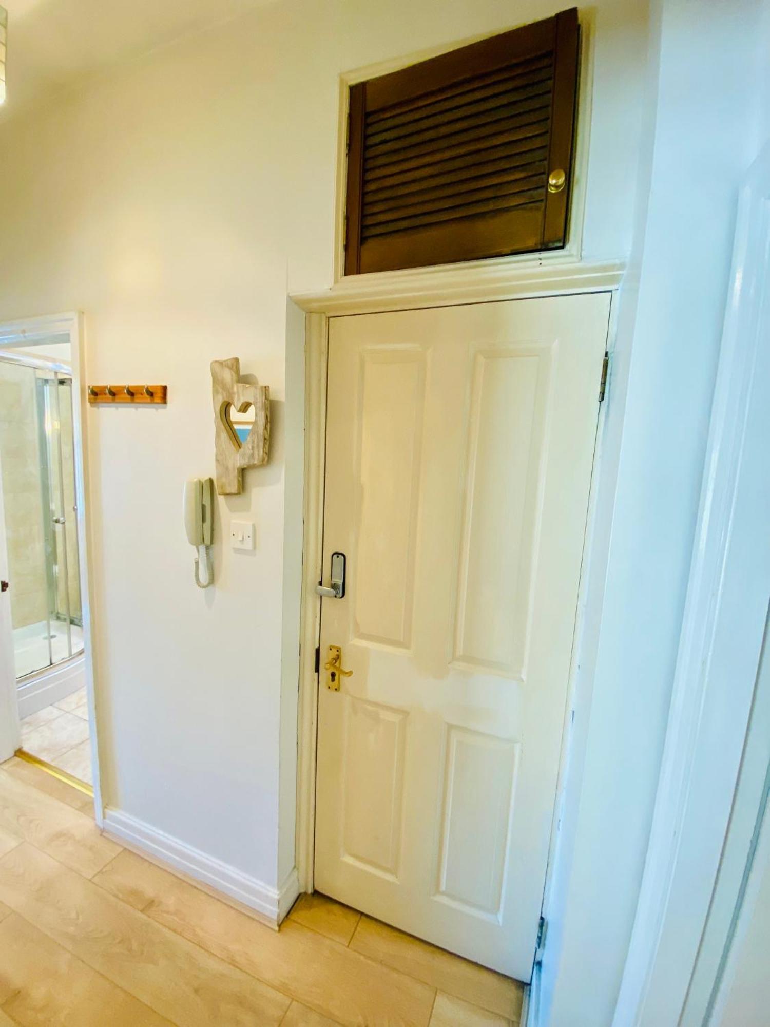 Views Over - 2bed Jade & Parking *